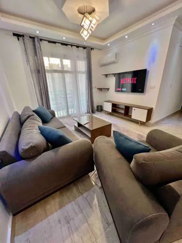 113/15/44 · Central-Stylish/unique 2BR Apt+Patio in Madinty