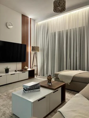 2BR Modern & Comfy Apartment in luxury neighbourhood