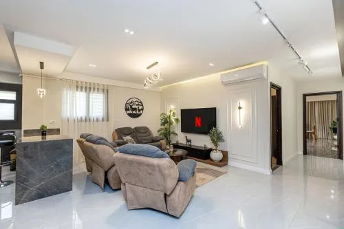 83/17/3 (2) · Pure Luxury Awaits-> in our Spacious 2BR Oasis