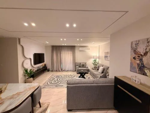 Artistic Luxury 3BR Apartment With Garden
