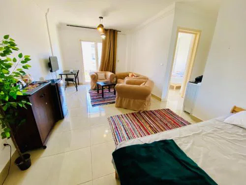 Beautiful view for Relaxation AC WiFi -Couples Allowed-