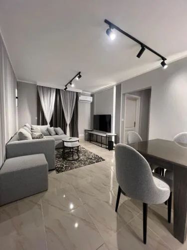 Charming, Hotel Apt Near Attractions
