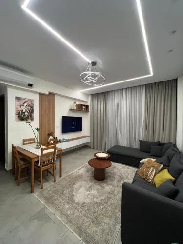 Lailaz Home