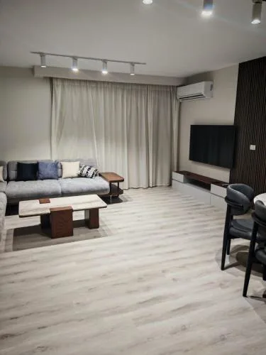 Luxury Apartment with Hotel Style Furnishing