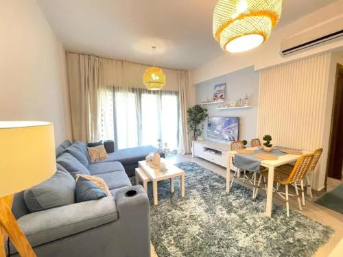 Privado 2BR Lakeview with Garden