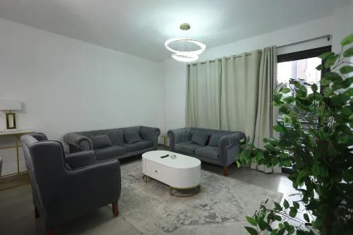Spacious 3BR Prime Location Wi-Fi & Balcony