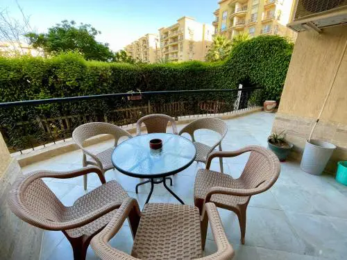 2BR Apartment with Private Garden in Downtown Rehab Near Malls