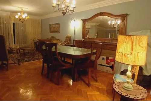 3 Bed Apartment Sleeps 7 - Concierge Available
