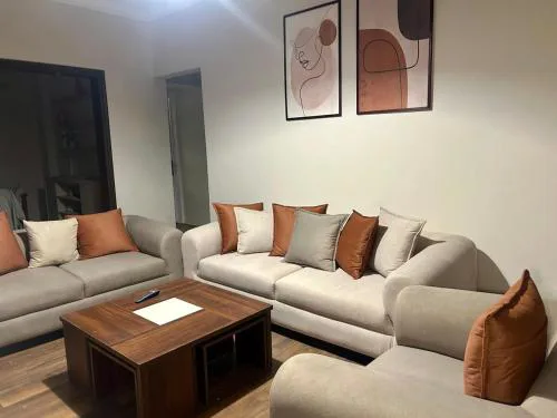 3BR Stylish Apt In Heart Of Maadi-Mins From Nile