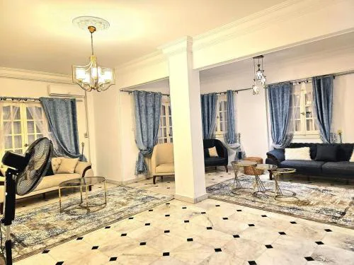 4 bedroom Apartment with 11 beds