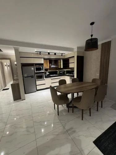 4 beds apt in Stone Residence compound
