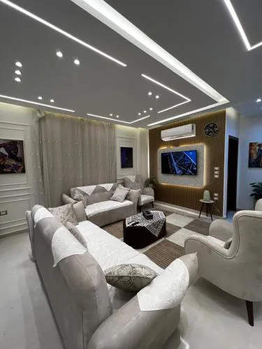 شقه 6 فندقيه التجمع الخامس 0306-888-0106