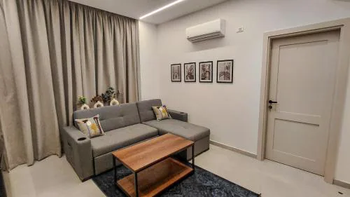 832 . Modern 1BR Apartment Near AUC