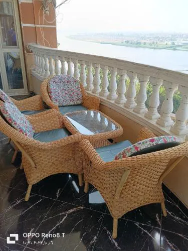 شقة فندقيه فاخرة بمنطقة المعادى صف اول جميع الغرف تطل على النيل A luxury hotel apartment in Maadi, first row. All rooms overlook the Nile