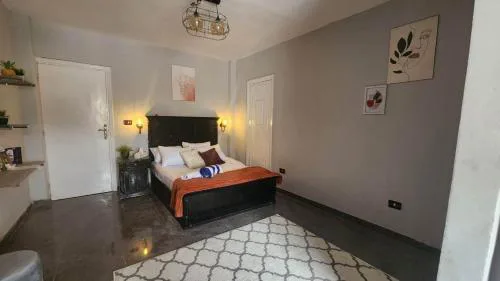 AL DOKI COMFORT ROOM - Males only