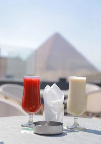 arino pyramids view Inn