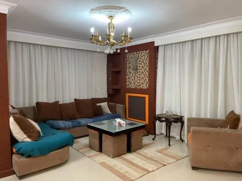Beautiful and Warm Family Flat, Close to Cairo Airport
