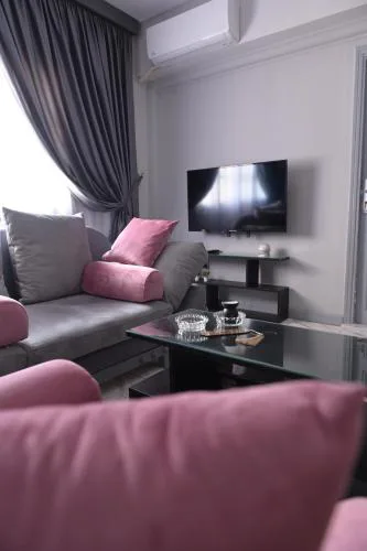Belle Helen - Bright Independent Apartment