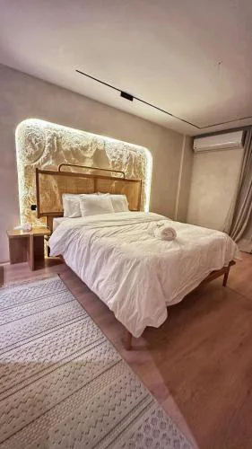 Bright & Spacious 2-Bedroom Minimalist style, Family Apartment in the Heart of Zamalek