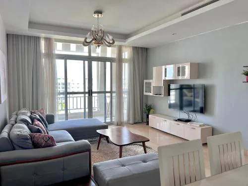 CFC, spacious, Cozy 2BR Apt , Clubhouse nearby