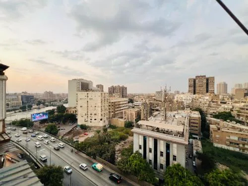 Charming 2-bedroom apartment with AC, WiFi in lovely Cairo Governorate