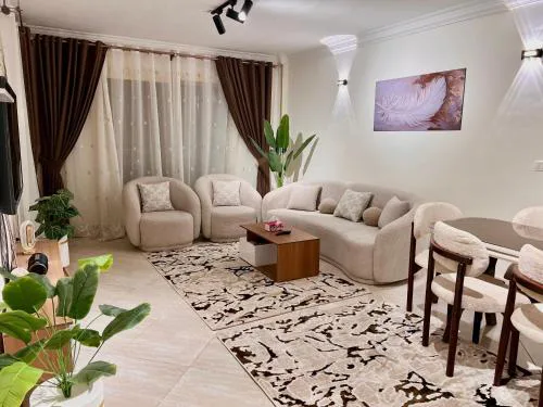 Charming 3BR Apt with amazing garden view & fast wifi