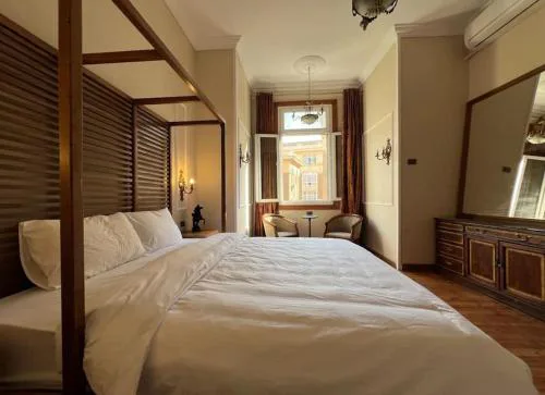 Classic 1BD with balcony, no electricity cut