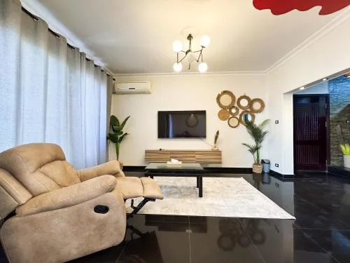 Cozy 3-Bedroom Apartment with Stunning Nile View