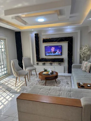 Cozy apartment by subway