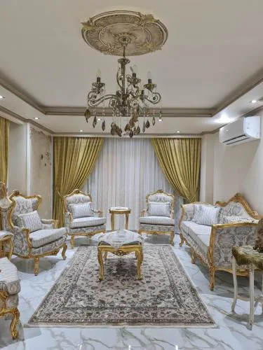 Cozy Apartment near Gamet El Dowal Street