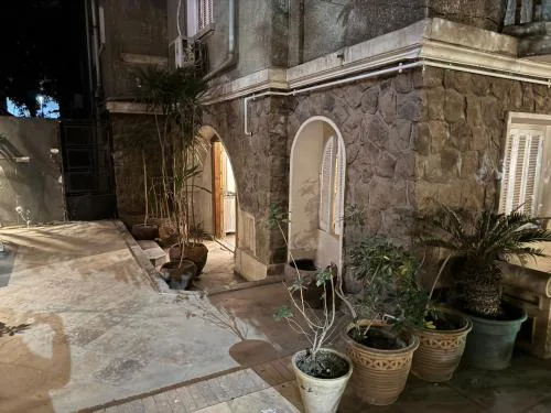Cozy Ground Floor Apartment with Private Entrance
