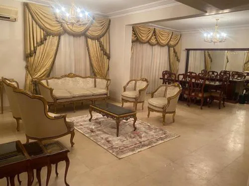 Elegant 2BR Apartment, Prime Location