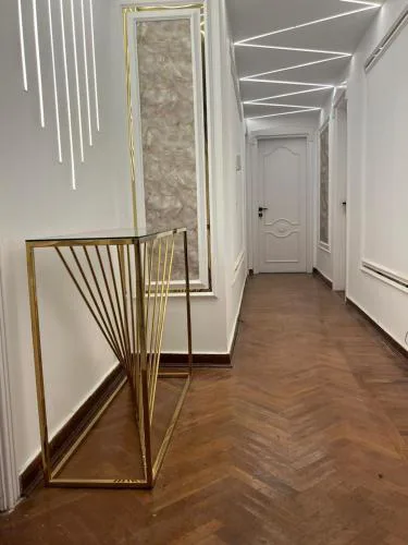 Elegant duplex with Dar Al-Difaa view