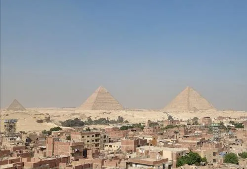 Elite Pyramids view apartments