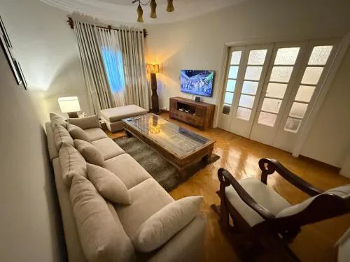 Enjoy Luxury and Elegance in Garden City!