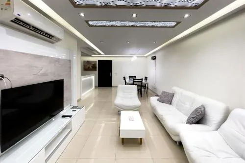 Fresh & Fabulous 2BDR - 5 min to Airport