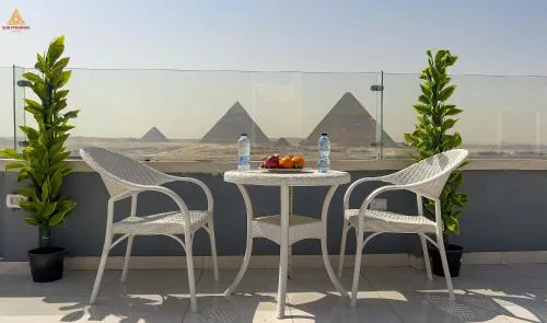 Full Pyramids View Apartment with Balcony For 8 P