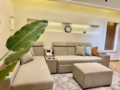 Gleaming Apartment 2BDR Rehab - by Landmark stays
