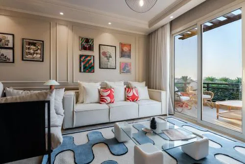 Golf View - Luxe 2BR Apartment