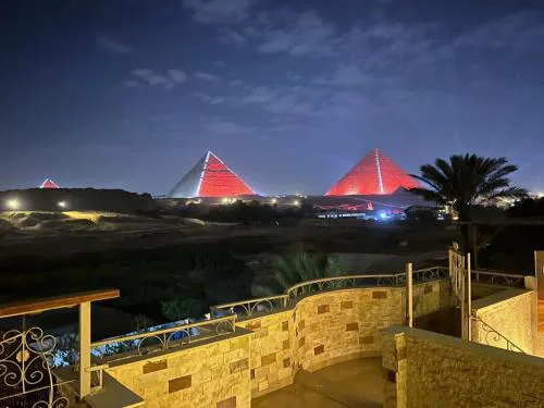 Great Sun Pyramids Inn