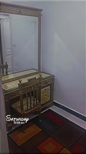شقه