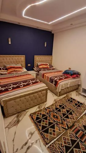 شقه