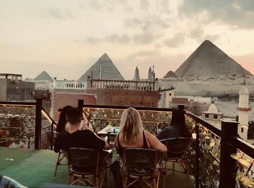 Karnak Palace Inn