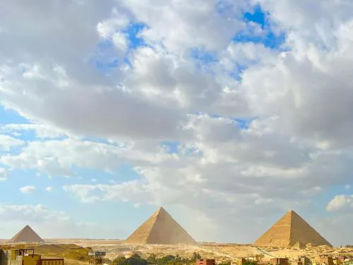 Kemitt pyramids view inn