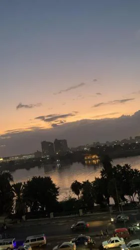 Lovely 4BR with direct nile view