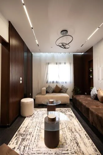 Luxe Heliopolis Apartment With Patio - 15 minute to Airport