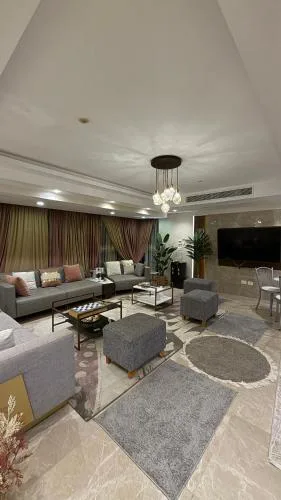 Luxurious 2 beds Apartment at Cairo Dokki Located primarily in Mossadak street