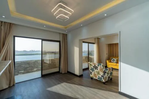 Luxurious 320m2 BalconyView Nile