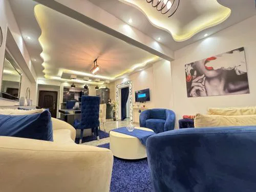 Luxury 3 Bedrooms Furnished apartment with private garden