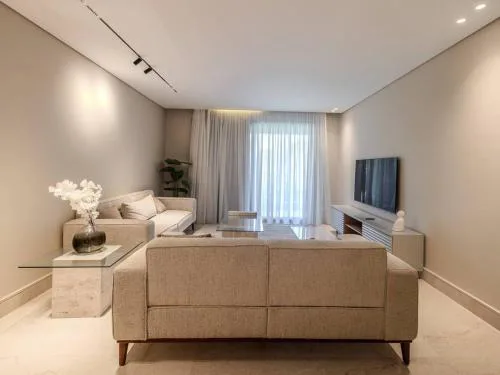 Luxury 3 Master Bedrooms with 1 Nanny Room and Pool View